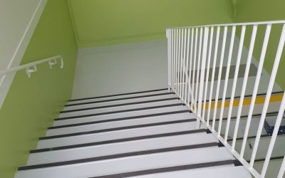 Peinture et Sol d&rsquo;un escalier d&rsquo;une école à Villebon-sur-Yvette