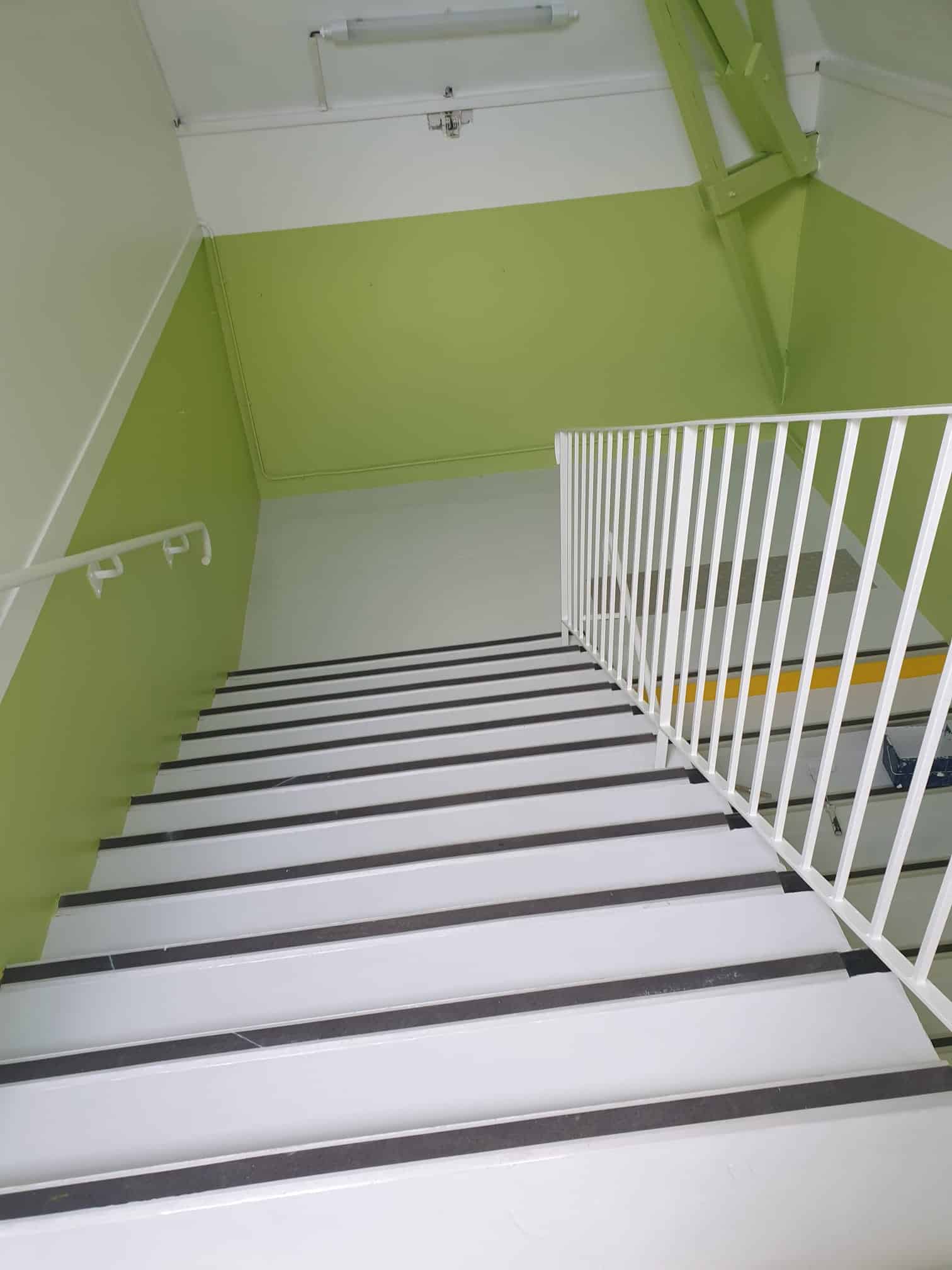 Peinture Escalier 2- ECOLE VILLEBON SUR YVETTE- 91 140- 9 445 .56 € H.T